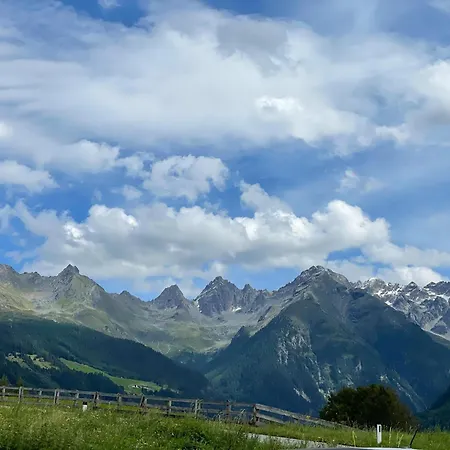 Panoramic View On The Kaunergrat 公寓